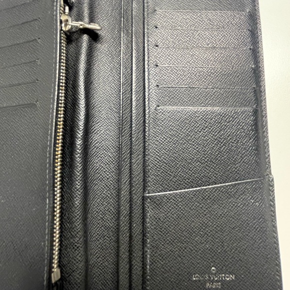 Louis Vuitton Black Textured Wallet - Picture 10 of 13